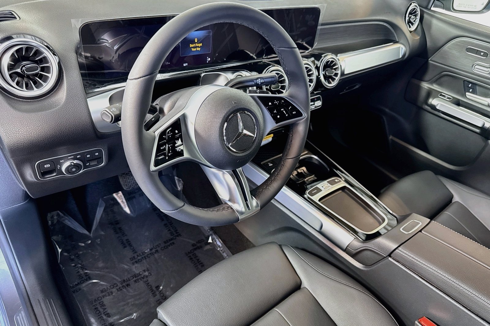 New 2026 Mountain Grey Metallic Mercedes-Benz GLB 250 image 9