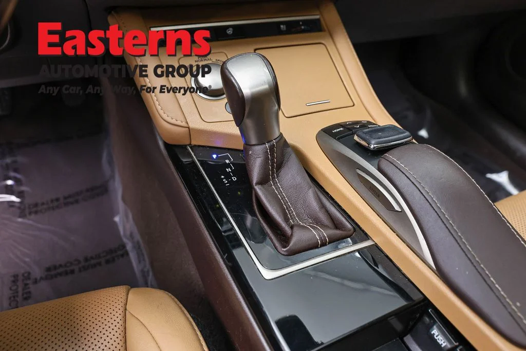 Used 2017 White Lexus 350 image 13