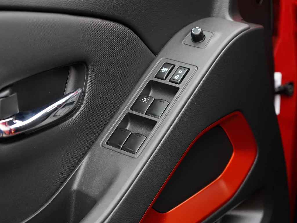 Used 2022 Red Alert Nissan PRO-X image 18