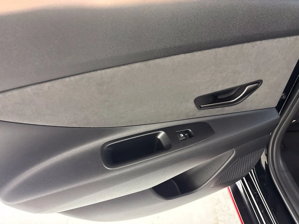 Used 2025 Black Hyundai Base image 23