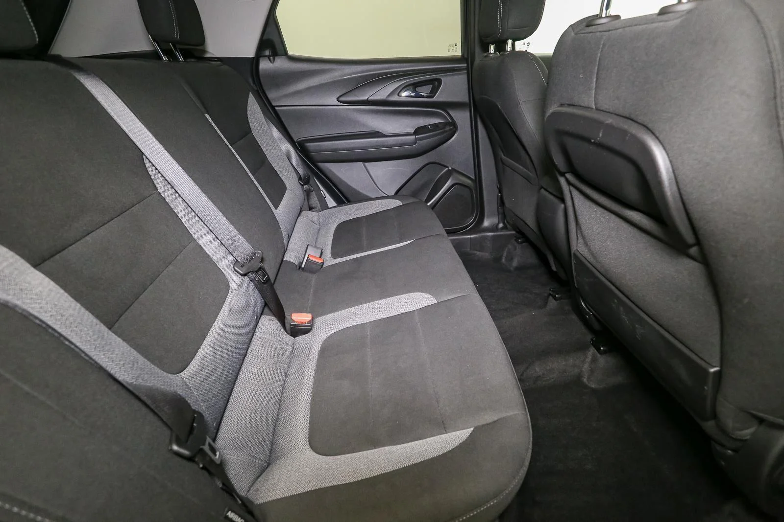 Used 2024 Summit White Chevrolet LT image 19