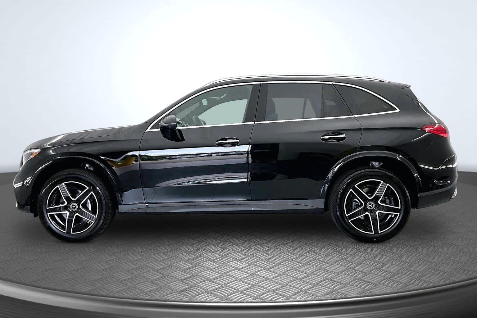 New 2026 Obsidian Black Metallic Mercedes-Benz GLC 300 image 3