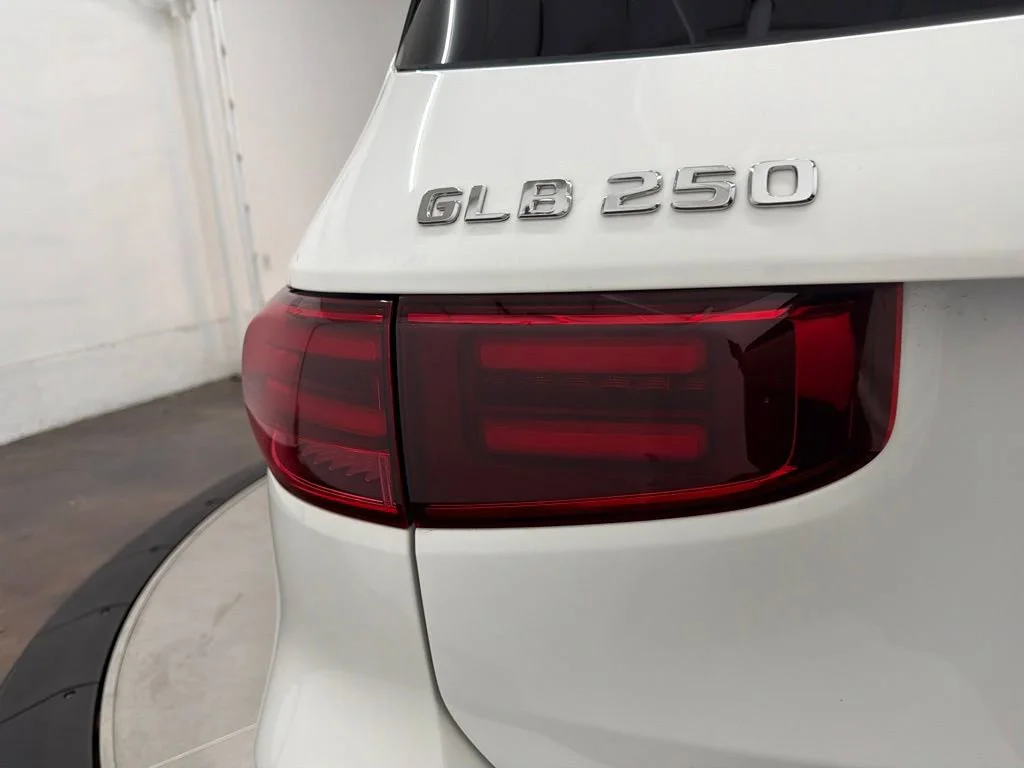 New 2026 White Mercedes-Benz GLB 250 image 11