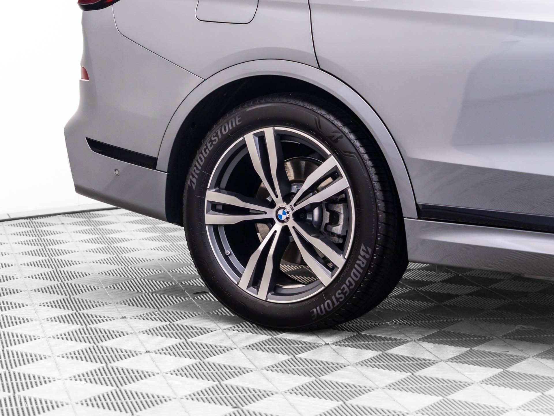 Certified Used 2026 Skyscraper Grey Metallic BMW xDrive40i image 40