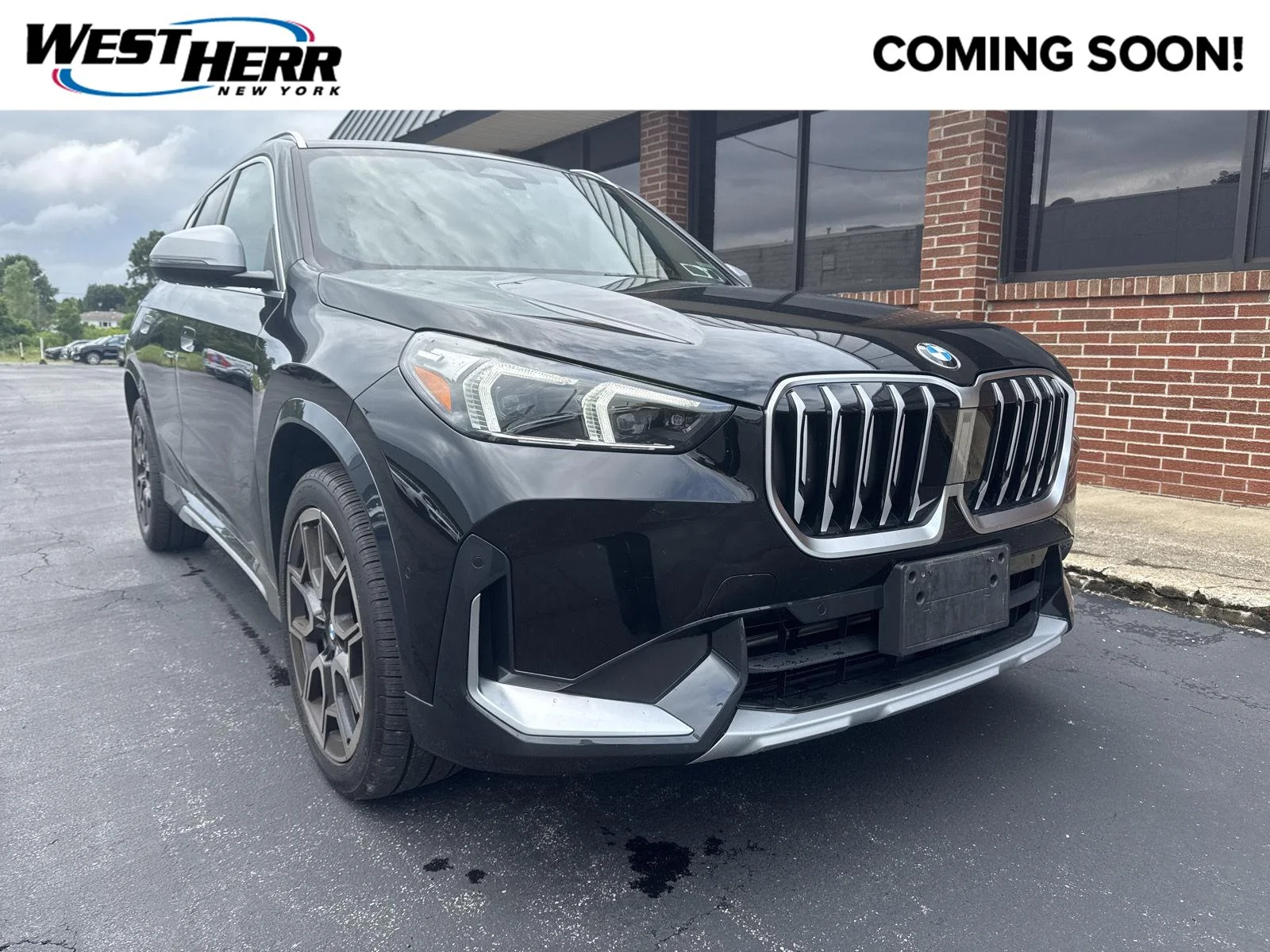 Used 2023 Jet Black BMW xDrive28i image 1