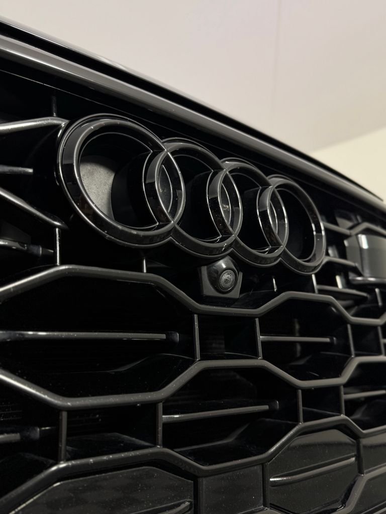 Used 2021 Orca Black Metallic Audi 4.0T image 41