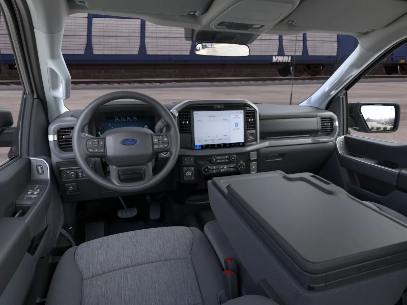 New 2026 Oxford White Ford XLT image 9