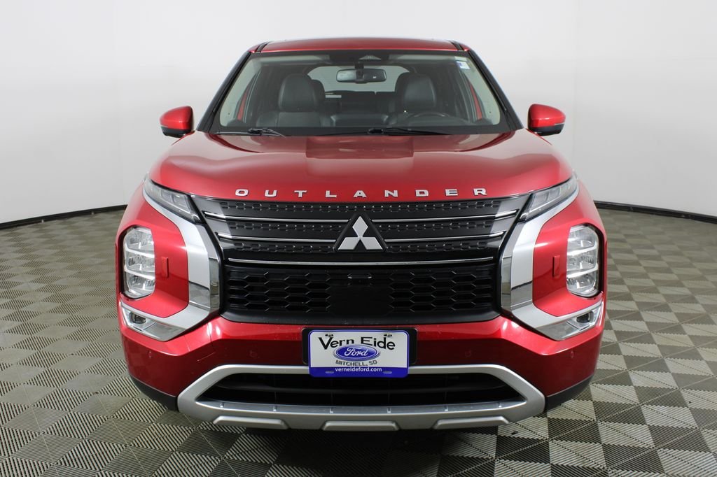 Used 2024 Red Mitsubishi SE image 2