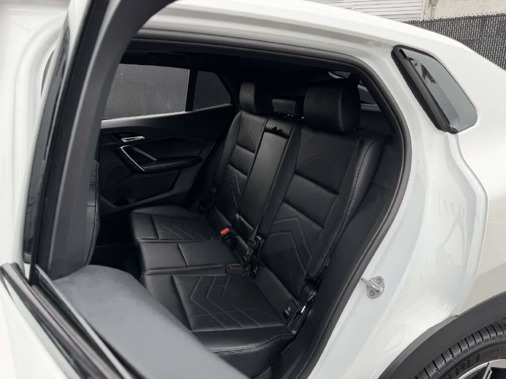Used 2026 White BMW xDrive28i image 26