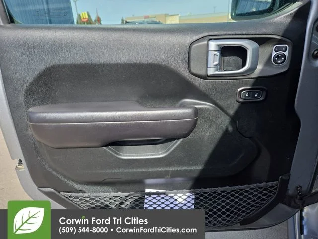 Used 2020 Billet Silver Metallic Clearcoat Jeep Rubicon image 13