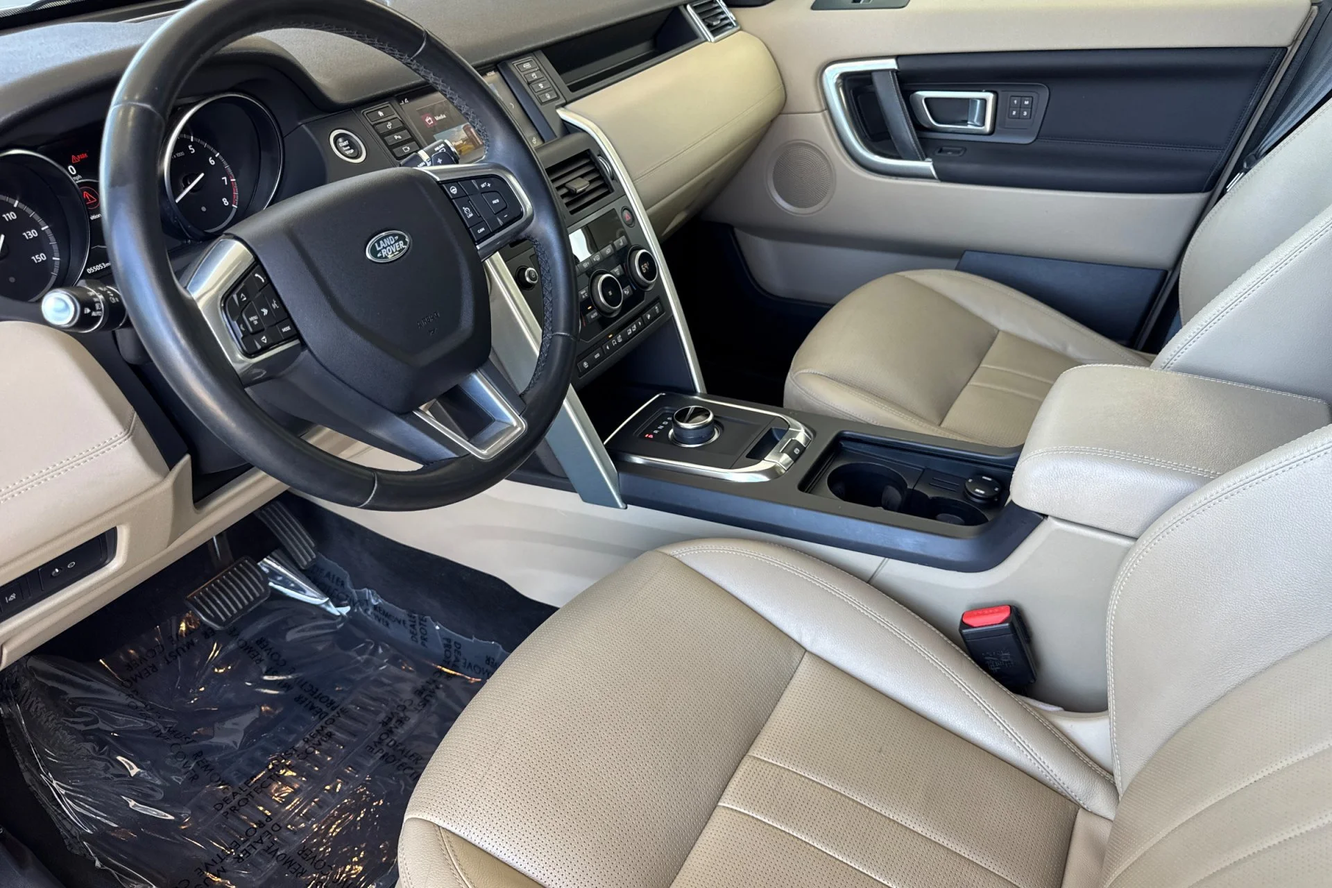 Used 2019 Narvik Black Land Rover HSE image 13