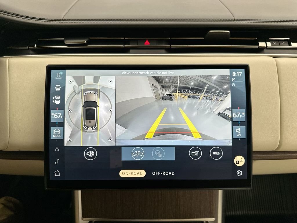 Used 2025  Land Rover SE image 28