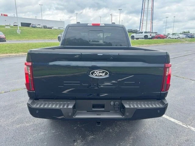 Used 2024 Blue Metallic Ford XLT image 4