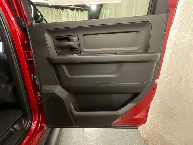 New 2026 Molten Red Pearl-Coat Exterior Paint RAM Tradesman image 24