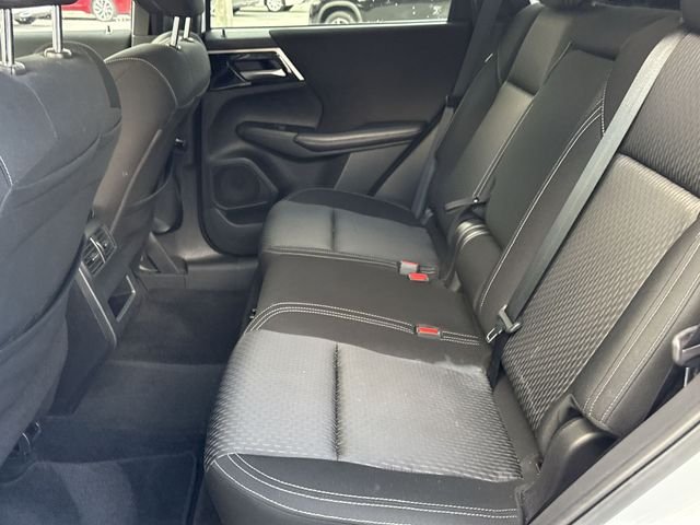 2022 Mitsubishi Outlander ES - Photo 22