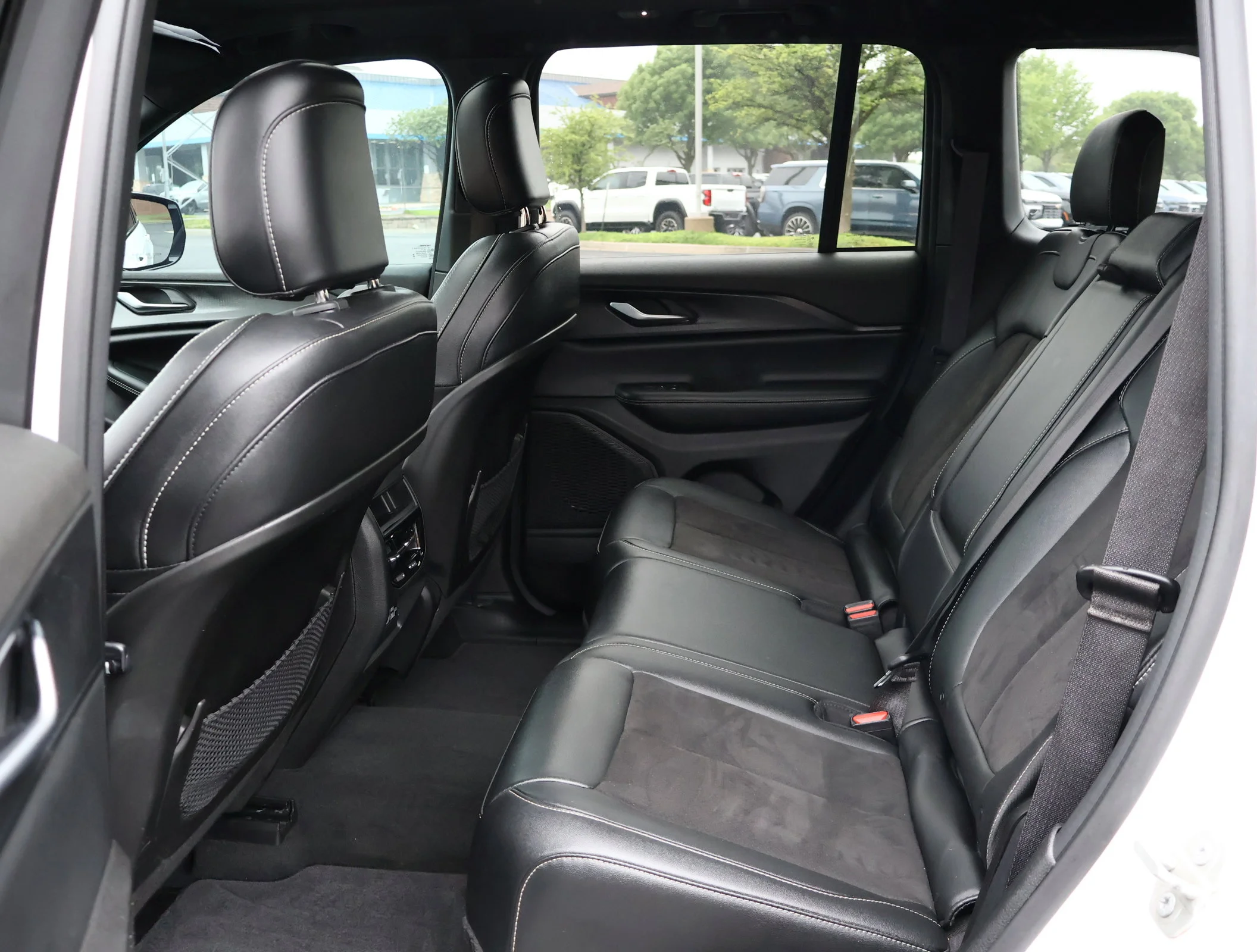 Used 2023 Bright White Cl Jeep Altitude X image 24