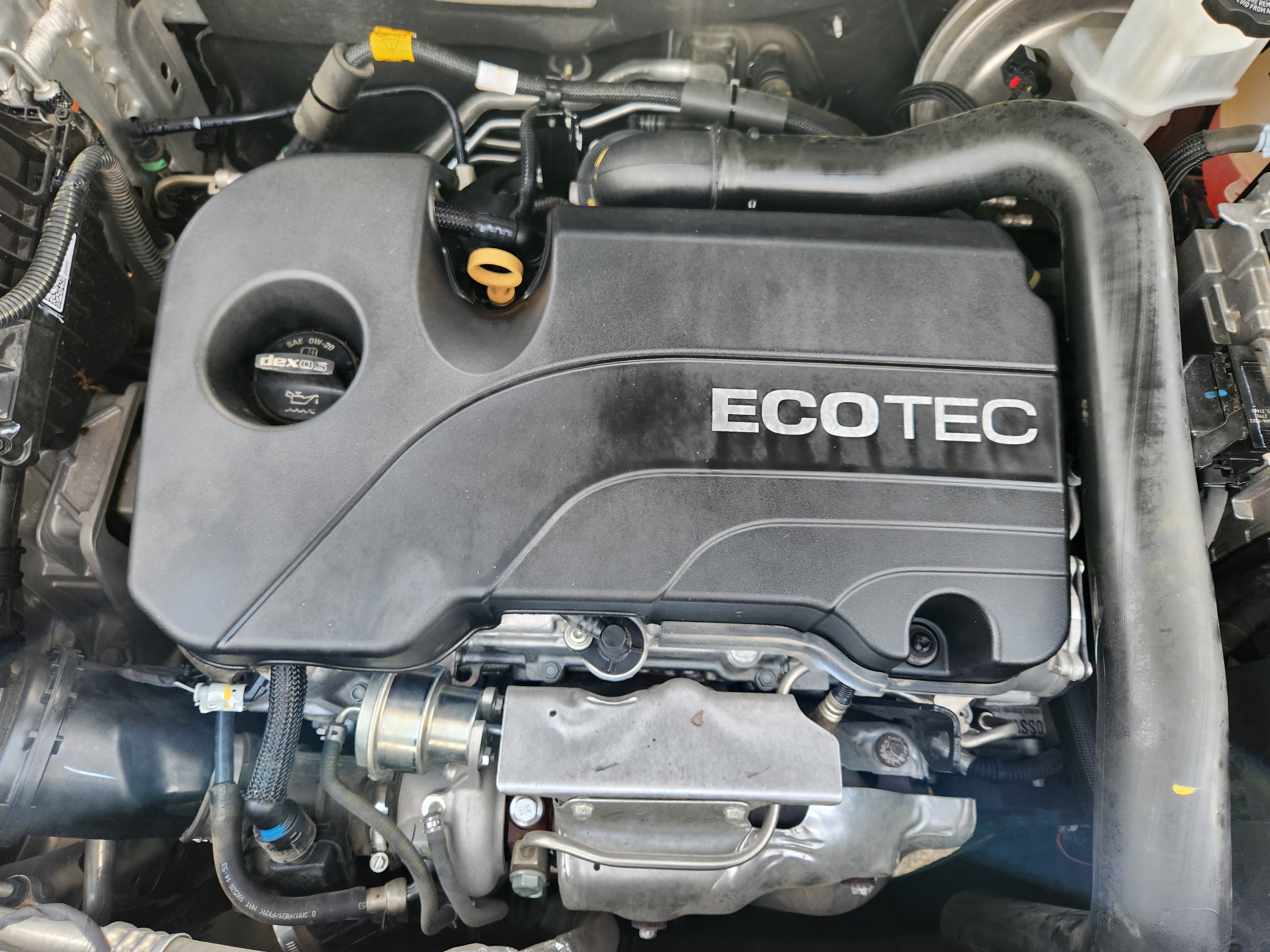 Used 2021 SILVER ICE METALLIC Chevrolet LS image 31