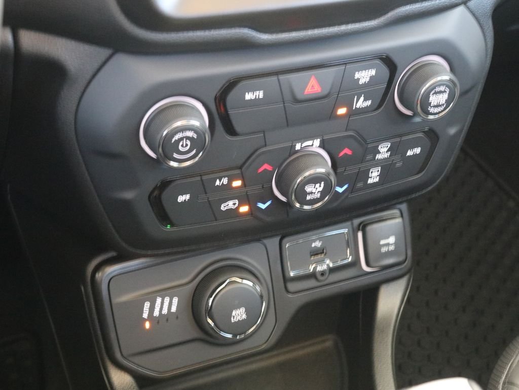 Used 2022 Teal Jeep Limited image 13