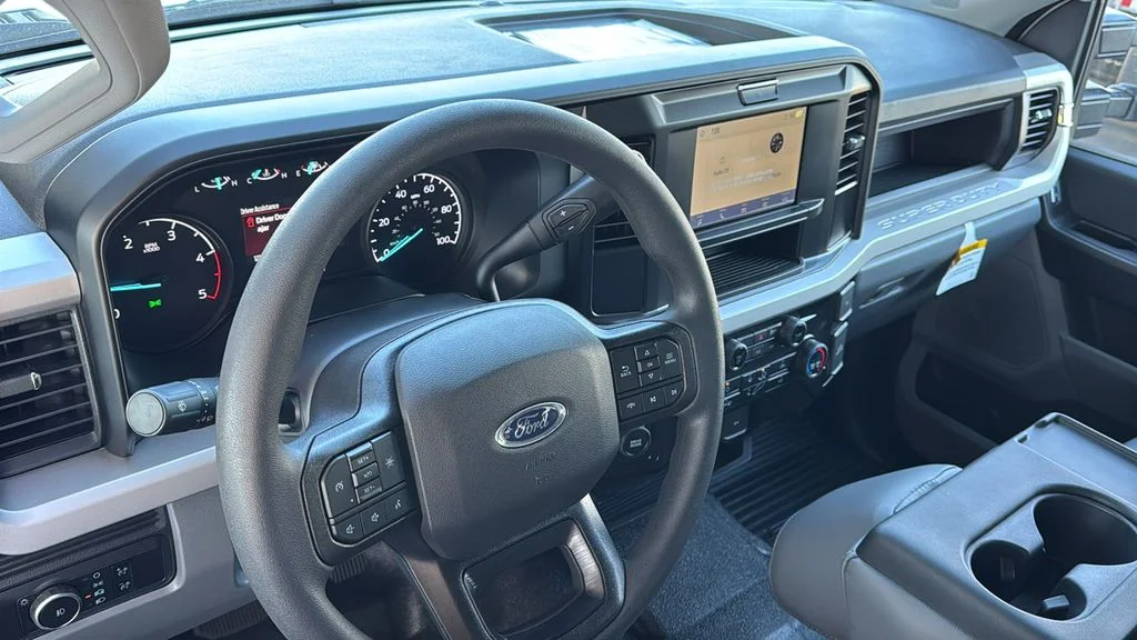 New 2026 Oxford White Ford F-450® XL image 15