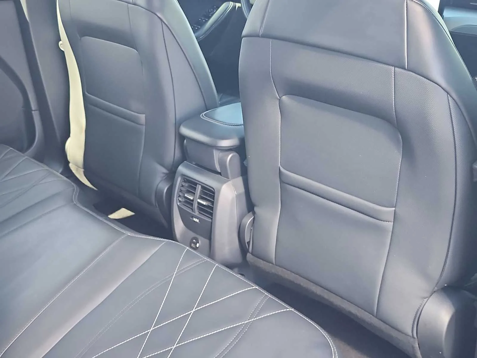 Used 2023 Vapor Blue Metallic Ford Select image 25