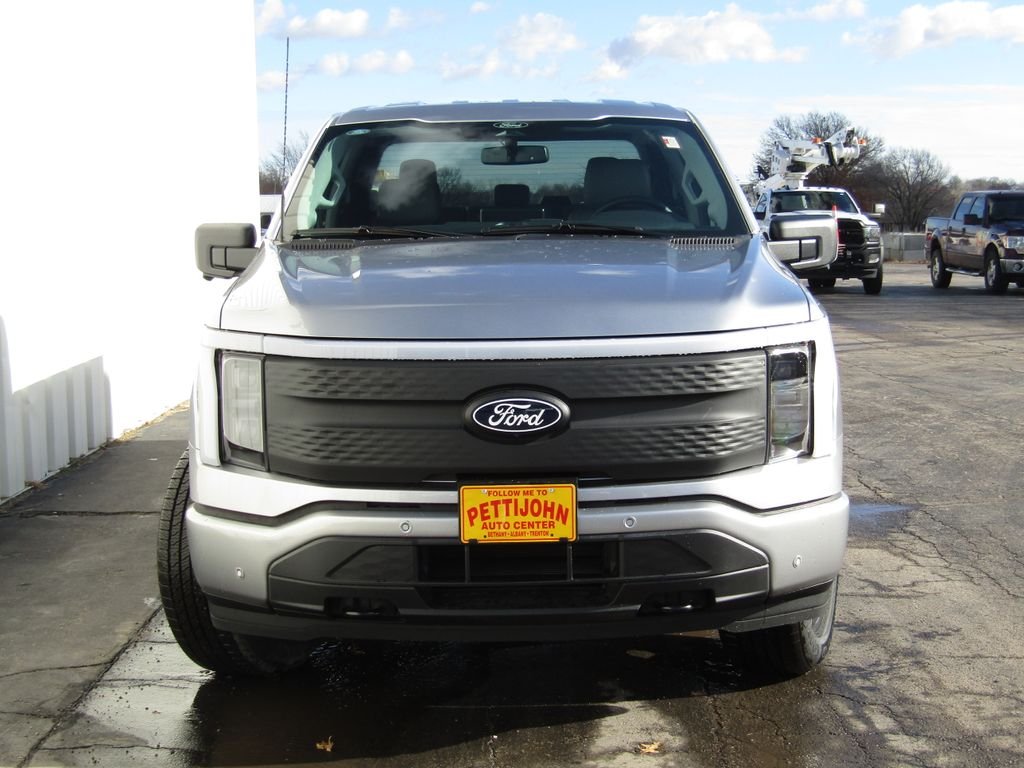 2025 Ford F-150 Lightning Flash - Photo 13