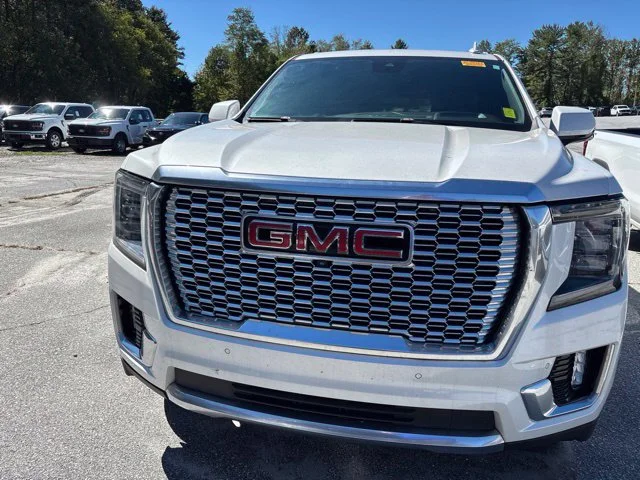 Used 2023 White GMC Denali image 3