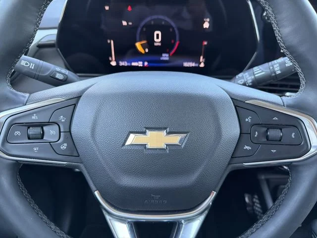 Used 2024 Summit White Chevrolet LT image 31