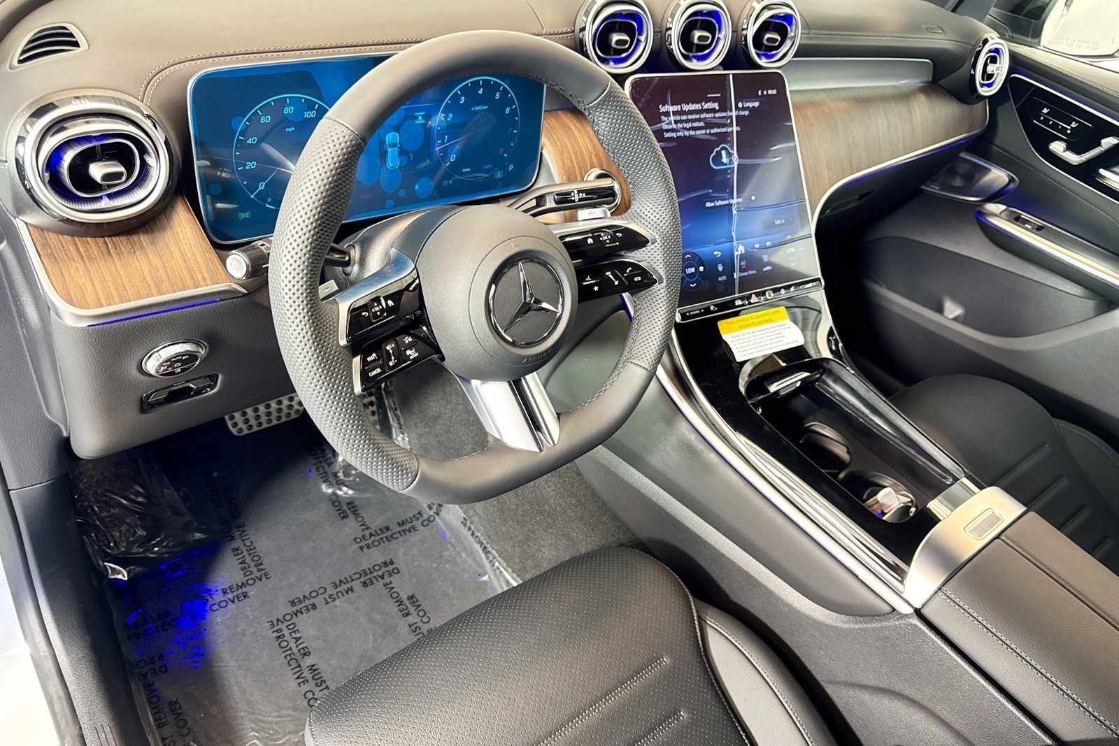 New 2026 Polar White Mercedes-Benz GLC 300 image 9