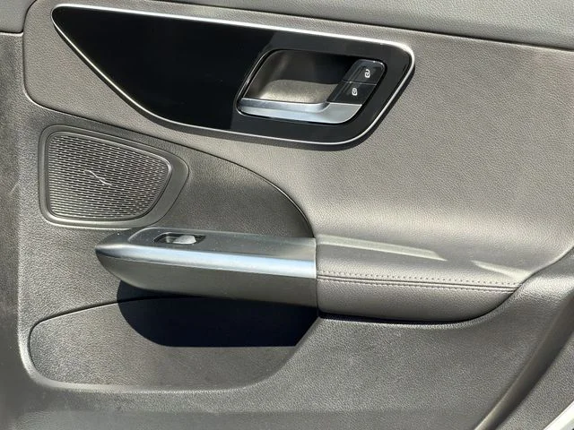 Used 2025  Mercedes-Benz C 300 image 31