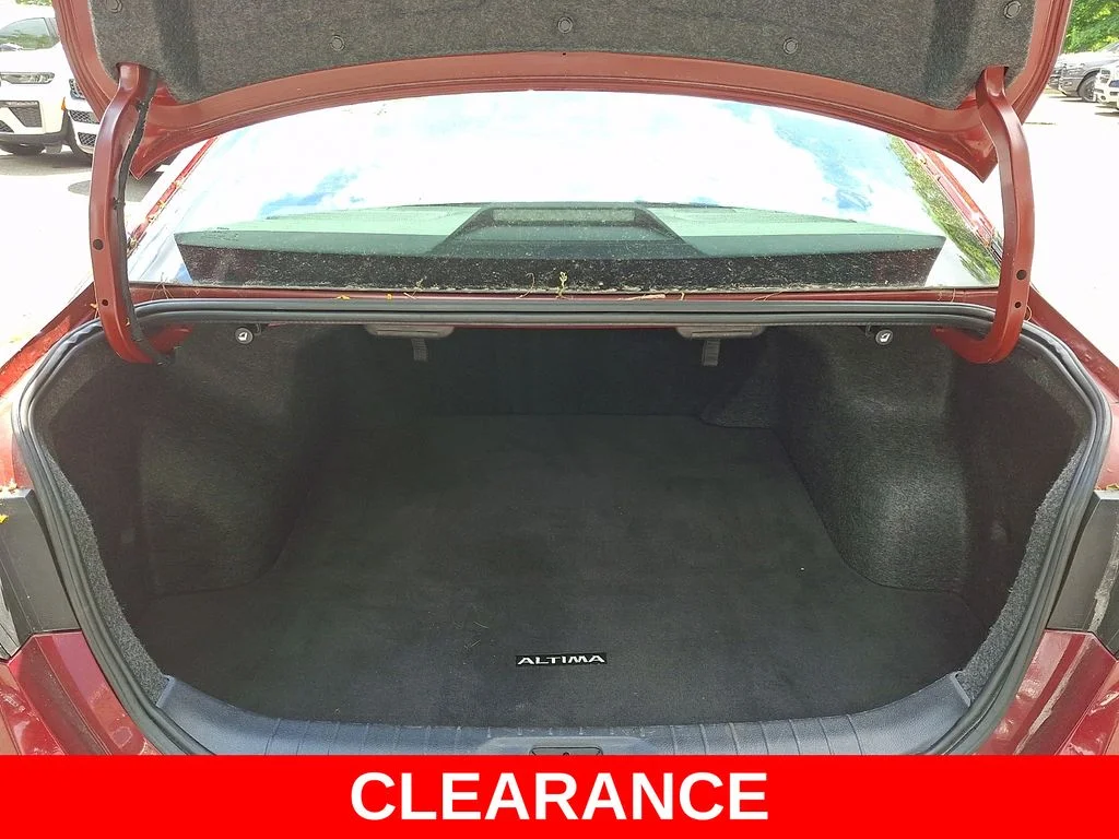 Used 2024 Red Nissan 2.5 SR image 28