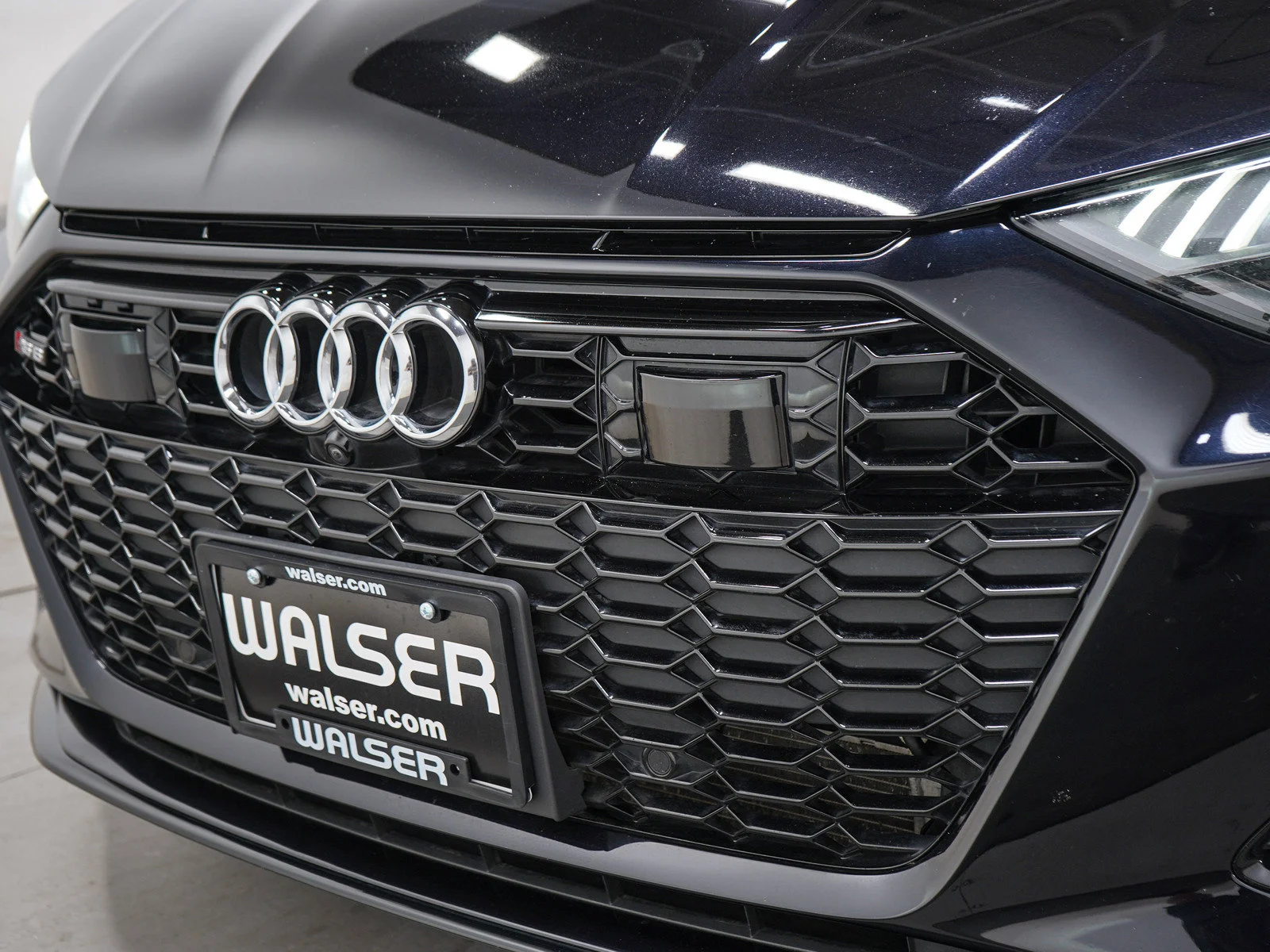 Used 2021 Mythos Black Metallic Audi 4.0 image 14
