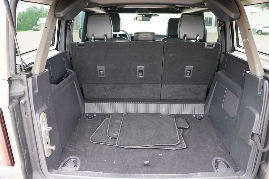 Used 2025 Gray Ford Badlands image 23