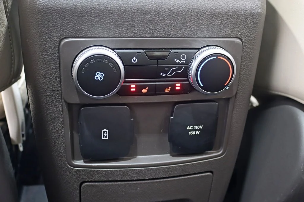 Used 2022 White Ford Platinum image 25