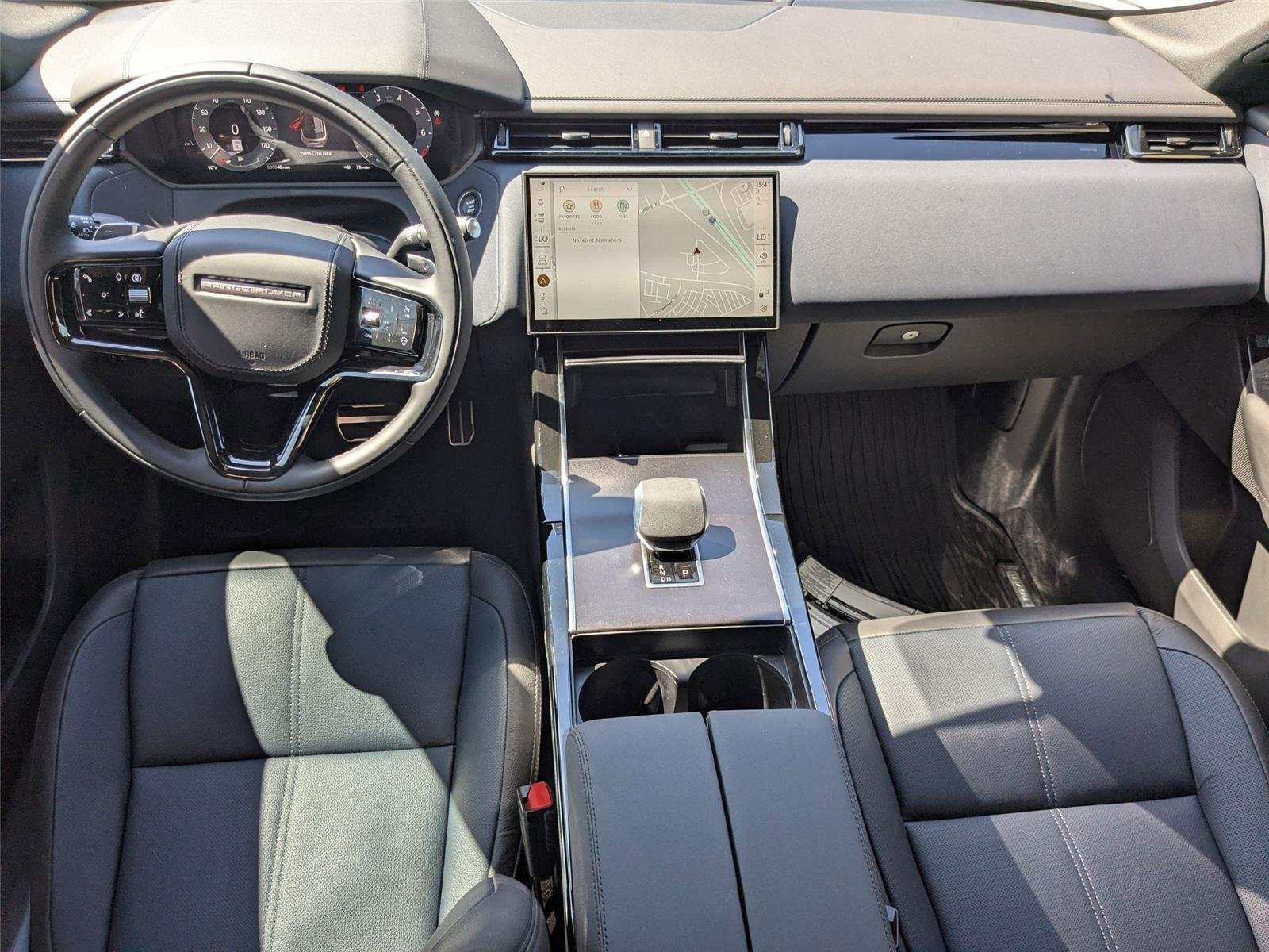 New 2026 Ostuni Pearl White Premium Metallic Land Rover Dynamic SE image 28
