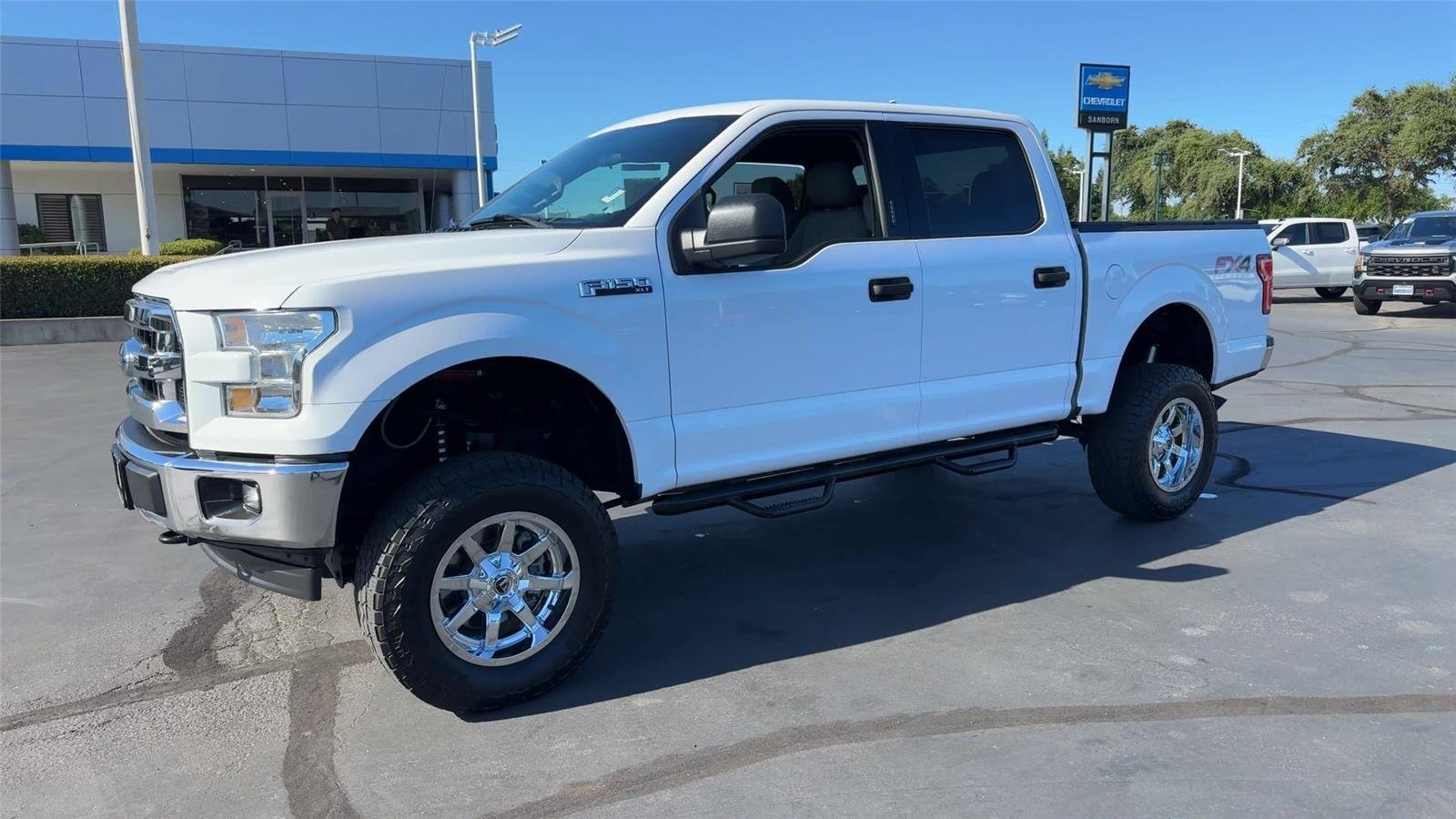 Used 2017 Gold Ford XLT image 7
