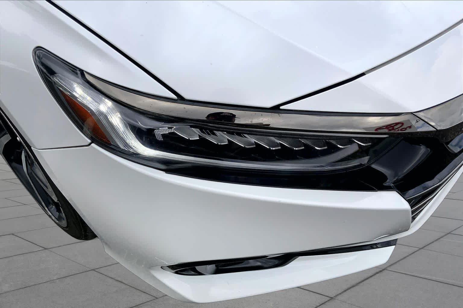 Used 2022 Platinum White Pearl Honda Sport image 24