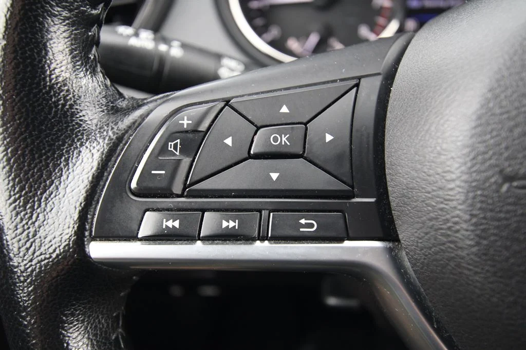 Used 2022 Gun Metallic Nissan SV image 20