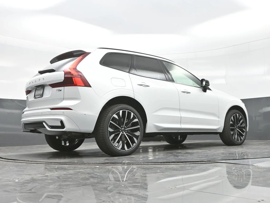 New 2026 White Volvo T8 Ultra image 43