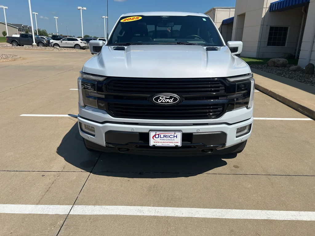 Used 2025 Space White Metallic Ford Platinum image 3