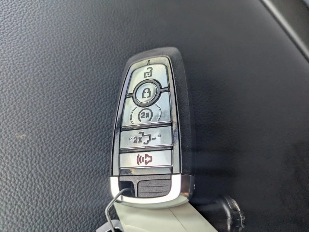 New 2026 Agate Black Metallic Ford Lariat image 31