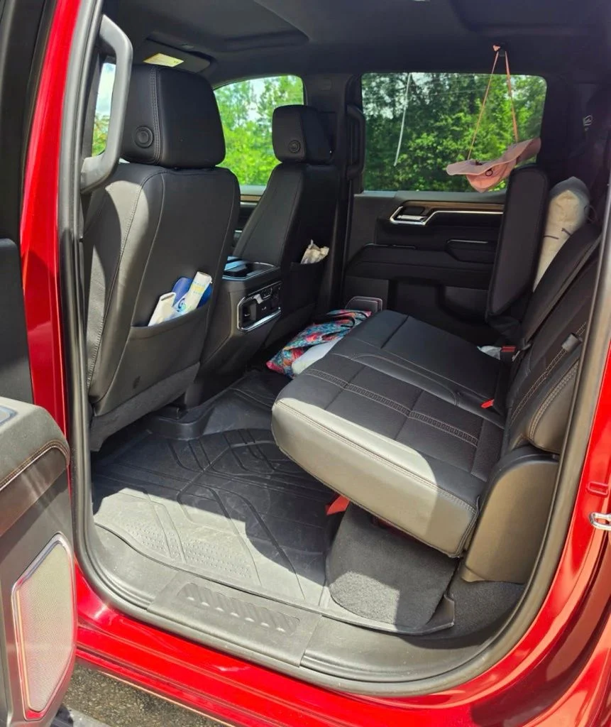 Used 2024 Red Chevrolet High Country image 13