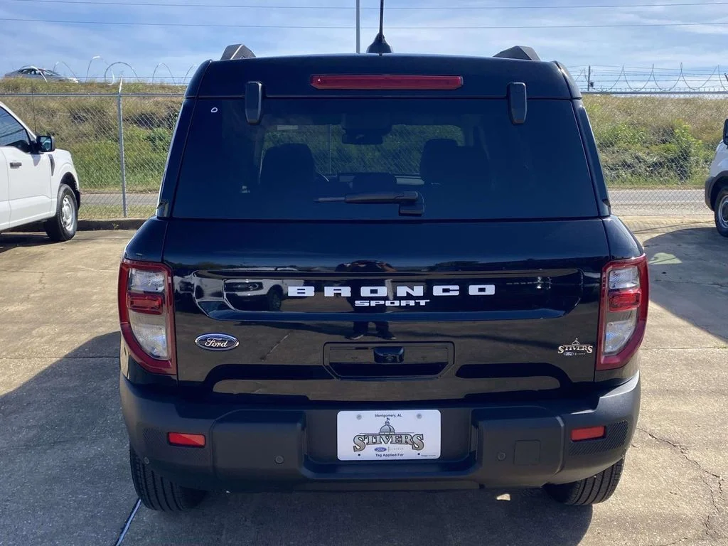 New 2025 Shadow Black Ford Outer Banks® image 4