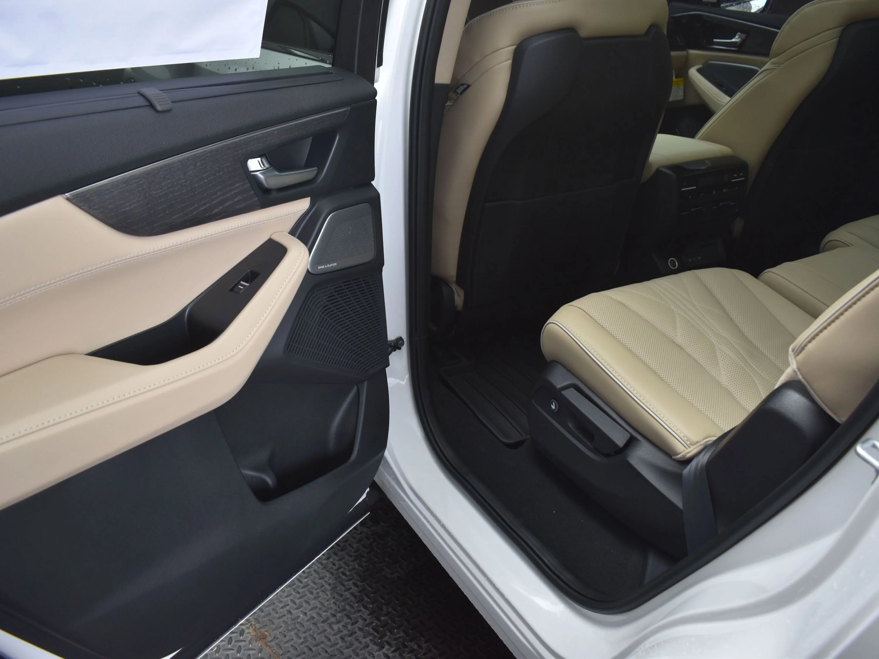 New 2026 White Acura w/Advance Package image 22