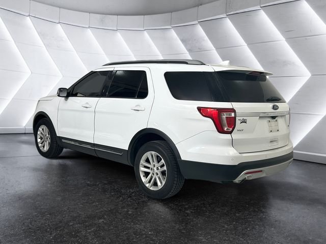 Used 2016 White Ford XLT image 6