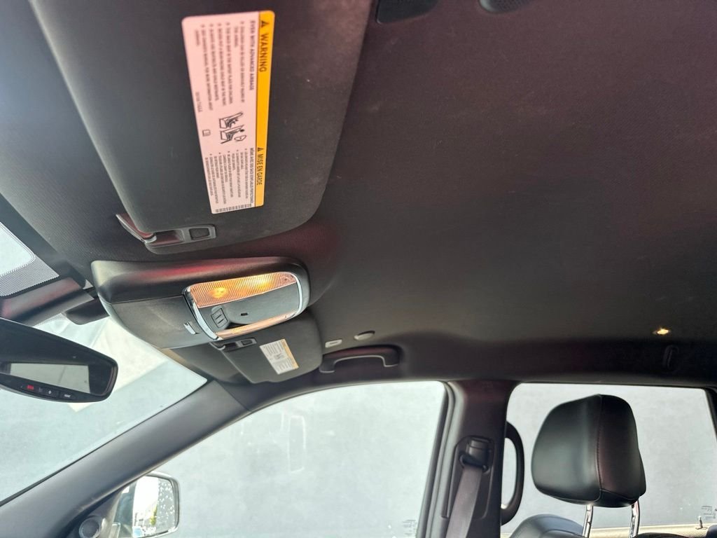 Used 2020 White Jeep Laredo image 17