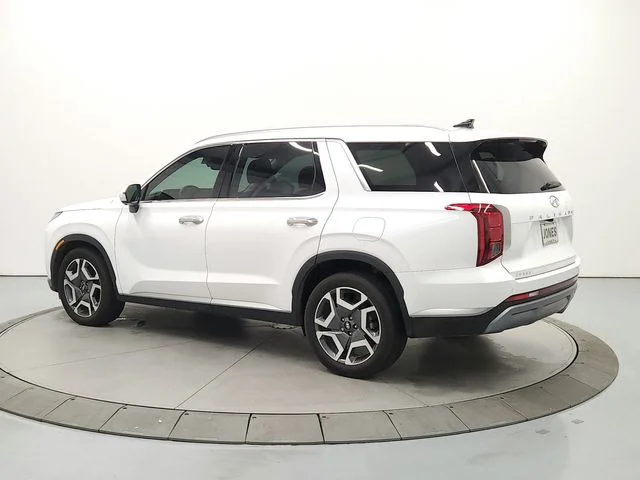 Used 2025 White Hyundai SEL Premium image 5