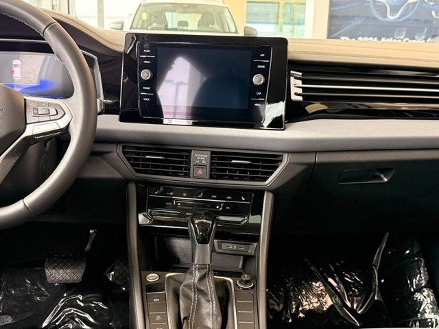 New 2026 Opal White Pearl Volkswagen 1.5T SE image 11