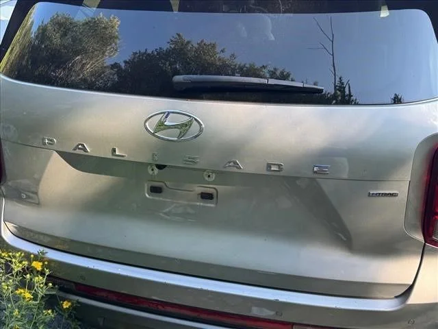 Used 2025 Silver Hyundai SEL image 19