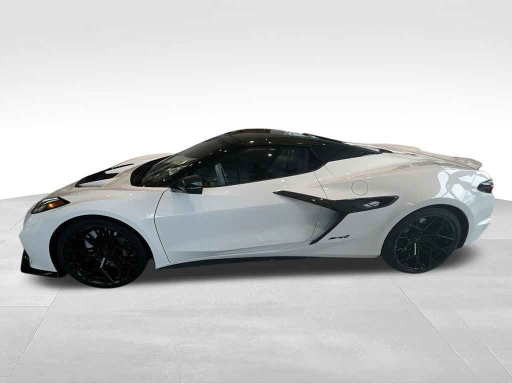 Used 2025 White Chevrolet ZR1 image 5