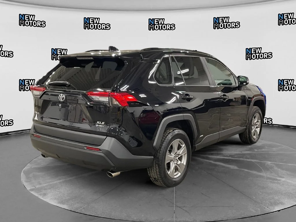 Used 2025 Midnight Black Metallic Toyota XLE image 5